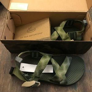 Chaco Sandals KIDS size 10-avocado green NWT